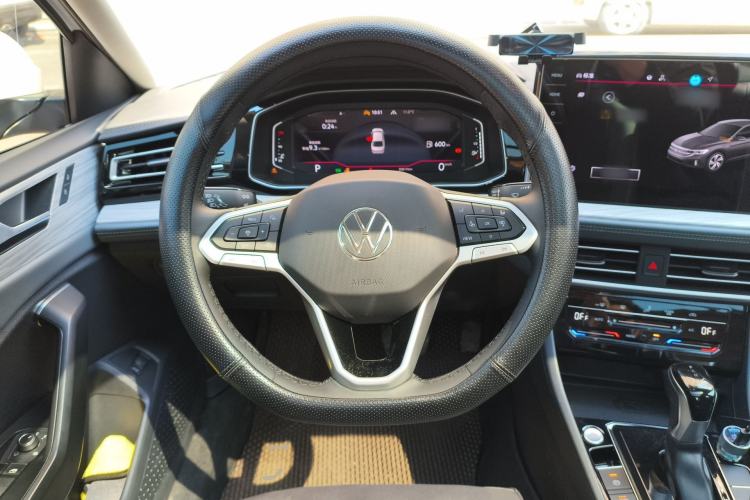 Used Volkswagen Sagitar 2023 300TSI DSG Excellence Edition Steering Wheel