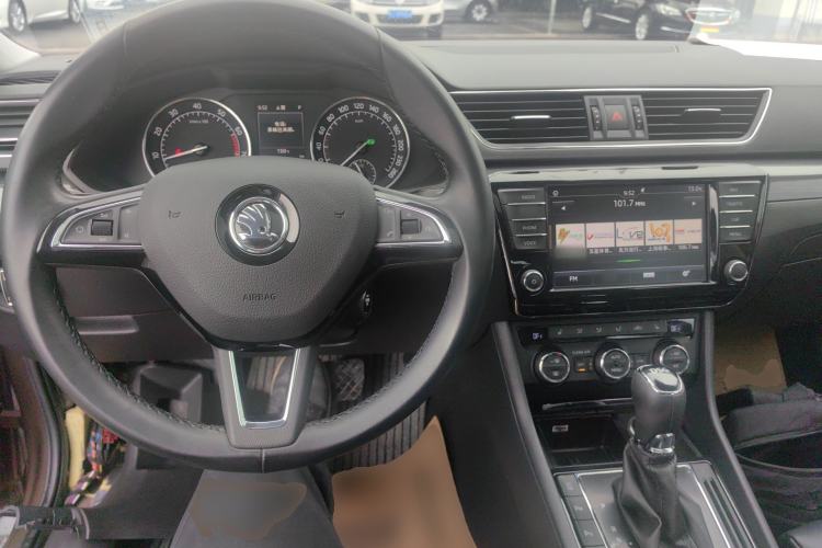 Used Skoda Superb 2016 TSI280 DSG Champion Edition Center Console