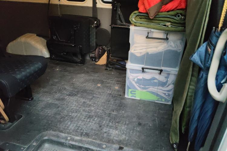 Used SAIC MAXUS Xintu V80 2024 Aotong Value Edition 6MT Long-Wheelbase Mid-Roof Model with 127 Ps Available in 6/7/8/9-Seater Configurations