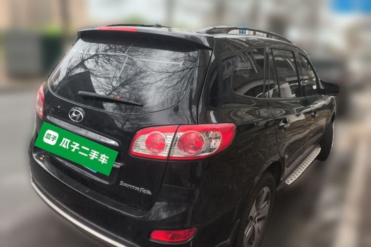 Used Hyundai Santa Fe Classic 2011 2.4 Ultimate Edition Five-Seater Two-Wheel Drive
