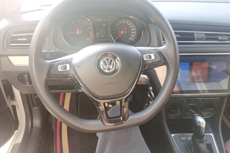 Used Volkswagen Lavida 2019 Lavida Start 1.5L Automatic Comfort Edition China VI Standard Center Console