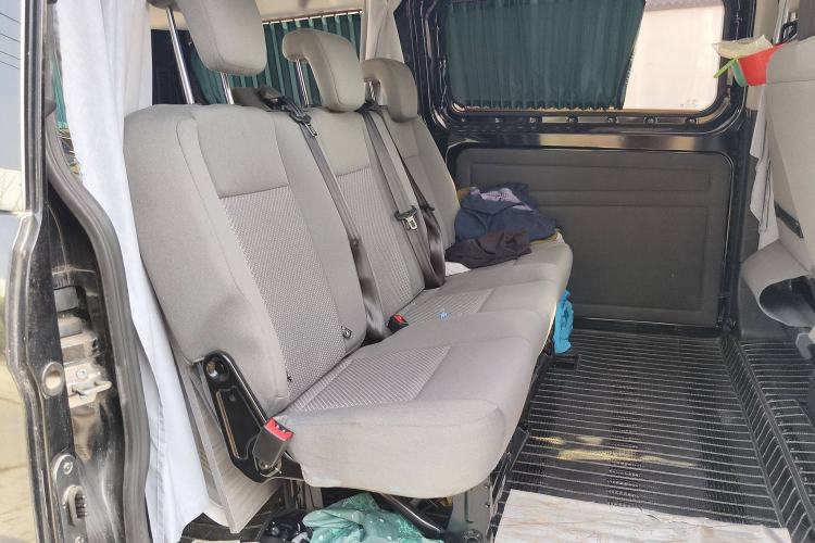 Used Ford Transit 2017 2.0T Diesel Multi-Purpose Commercial Vehicle Short Wheelbase Low Roof China V Standard