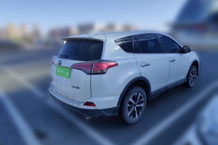 Used Toyota RAV4 2018 2.0L CVT Two-Wheel Drive Fashion X Edition