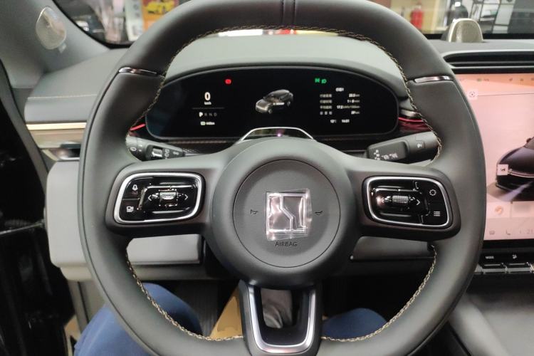 Used Zeekr 7X 2025 100 kWh Long-Range Rear-Wheel Drive with Intelligent Driving Features