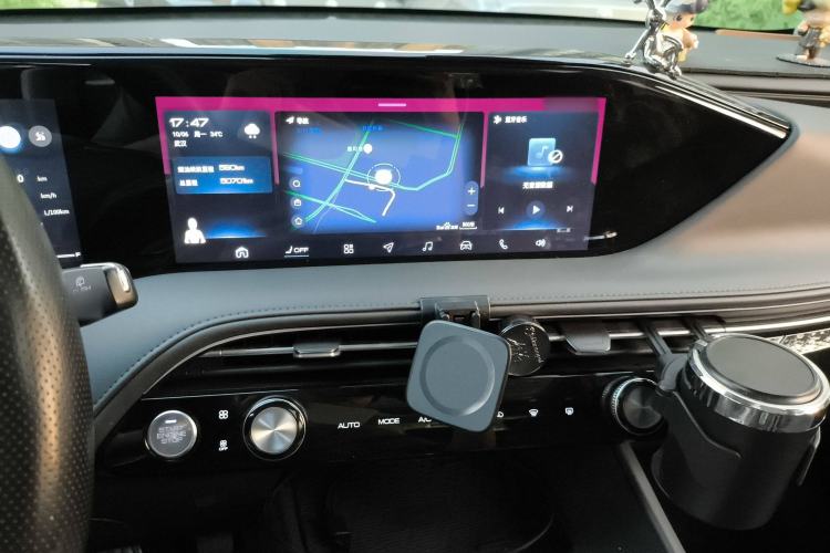 Used Dongfeng Aeolus Huge 2022 Mach Dual-Motor 1.5T MHD Dare-to-Dream Edition
