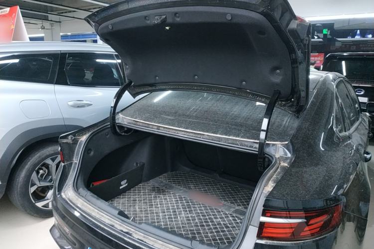 Used Geely Auto Preface 2025 Dongfang Yao 1.5TD Kunlun Edition Trunk