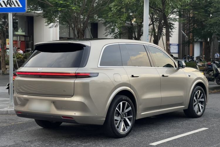 Used Li Auto L8 2023 Pro Model
