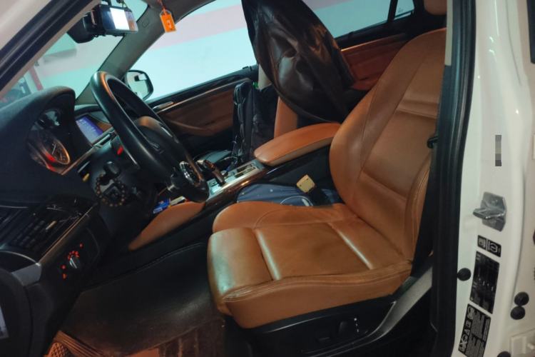 Used BMW X6 2014 xDrive35i five-seater
