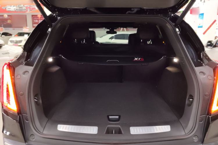 Used Cadillac XT5 2024 2.0T Two-Wheel Drive Fashion Edition Trunk