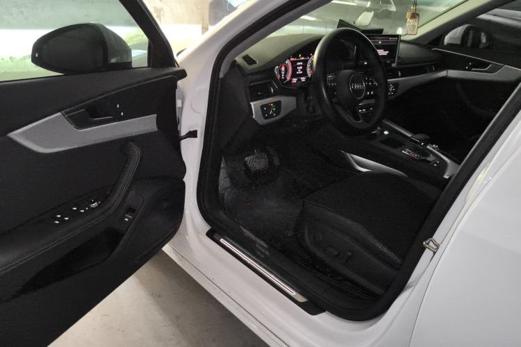 Used Audi A4L 2020 40 TFSI Fashionable and Elegant Model
