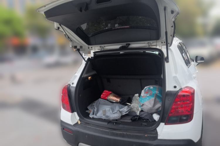 Used Chevrolet Trax 2014 1.4T Automatic Two-Wheel Drive Luxury Model Trunk