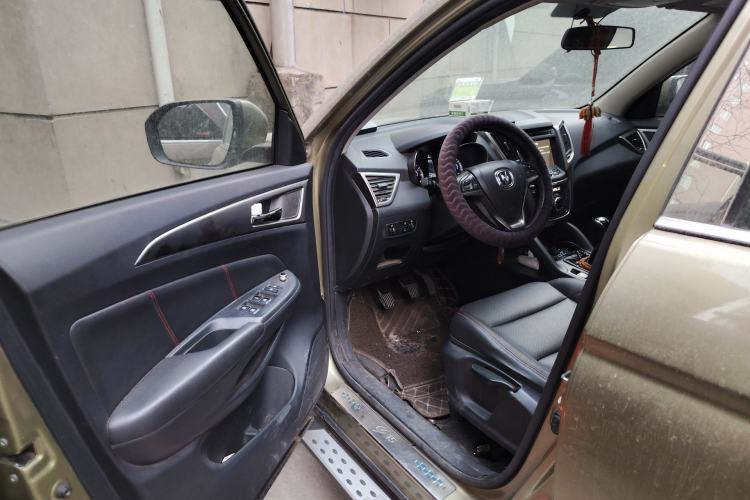 Used CHANGAN CS75 2014 2.0L Manual Luxury Version China IV Standard