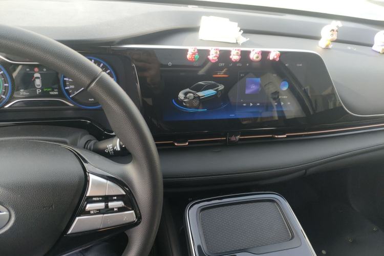 Used AION S 2023 Meizu 580 Lithium Iron Phosphate Center Console