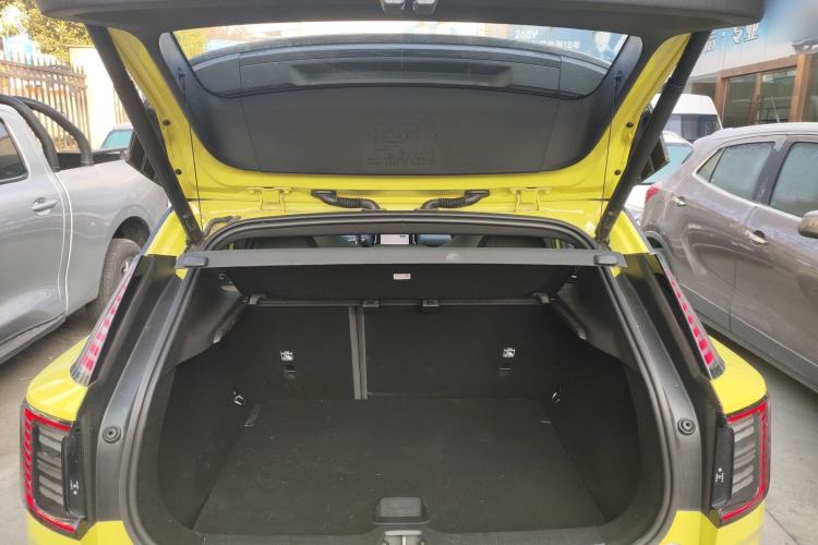 Used Volvo EX30 2025 Rear-Drive Long-Range Version Ultra
