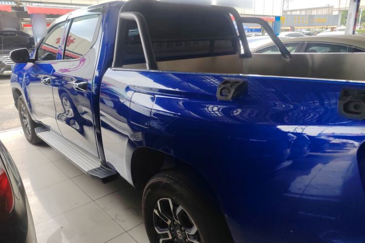 Used Changan Hunter 2024 Warrior Edition Luxury Model Dual-Motor All-Wheel Drive with Extra-Long Cargo Box
