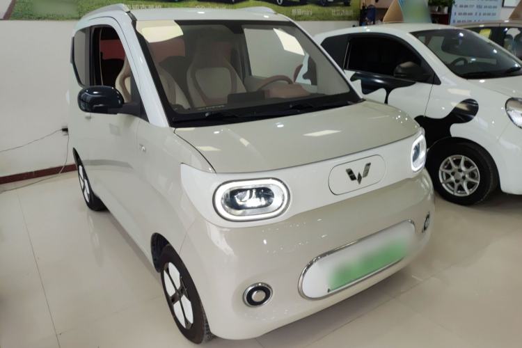Used Wuling Hongguang MINIEV 2024 3rd Generation 215km Advanced Version Front Right 45 Deg