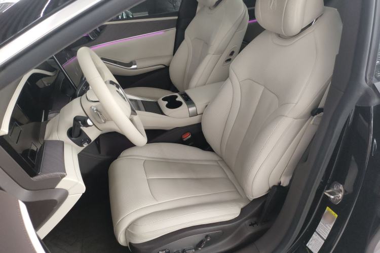 Used Denza Z9 2024 630 km All-Wheel Drive Max Version