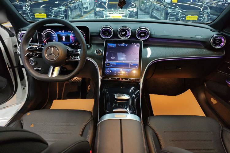 Used Mercedes-Benz C-Class 2024 Second Facelift C 260 L Sport Edition Center Console