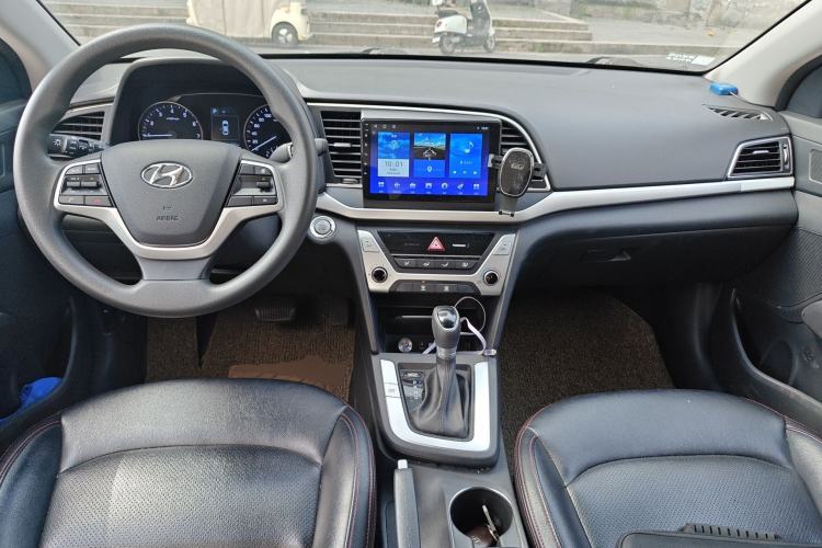 Used Hyundai Elantra (6th Generation / Lingdong) 2016 1.6L Automatic ZhiXuan – Elite Version Center Console