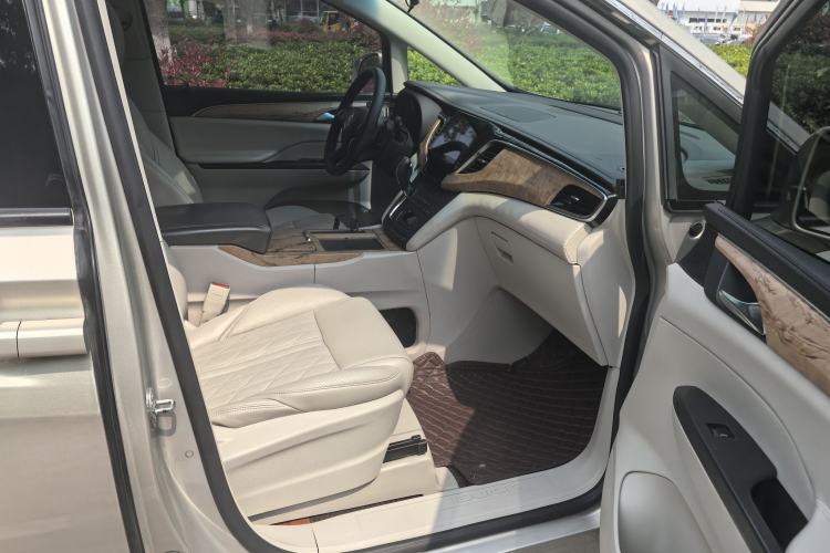 Used Buick GL8 2018 ES 28T Comfort Model China VI Standard