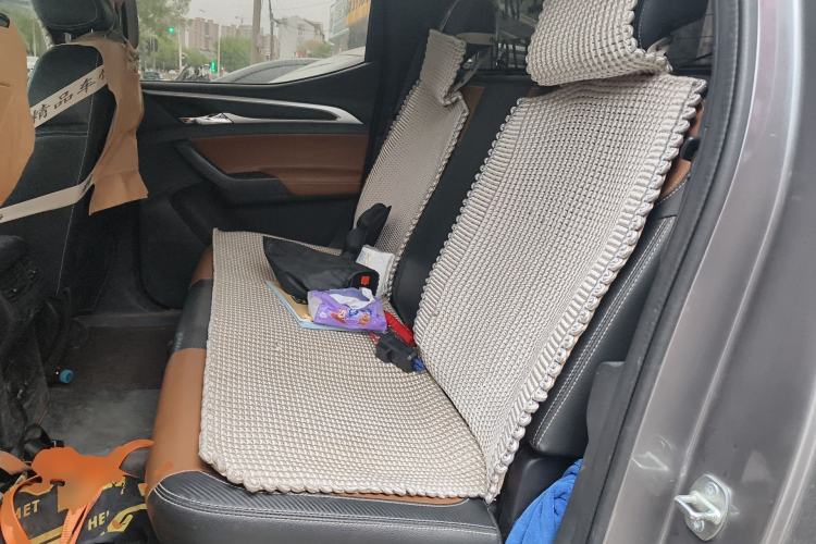 Used SAIC MAXUS T70 2021 2.0T Diesel Automatic 4x4 Elite Version with Long Bed and High Ground Clearance Left Rear Seat