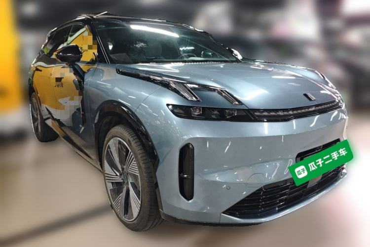 Used Lynk & Co 08 EM-P 2025 245km Ultra-Long Range Halo Front Right 45 Deg