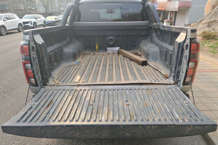 Used Great Wall Poer 2023 2.0T Commercial Version Automatic Gasoline 4x4 Elite Trim Standard Box GW4C20B Trunk