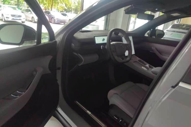 Used Nio EC6 2024 75 kWh Driver Seat