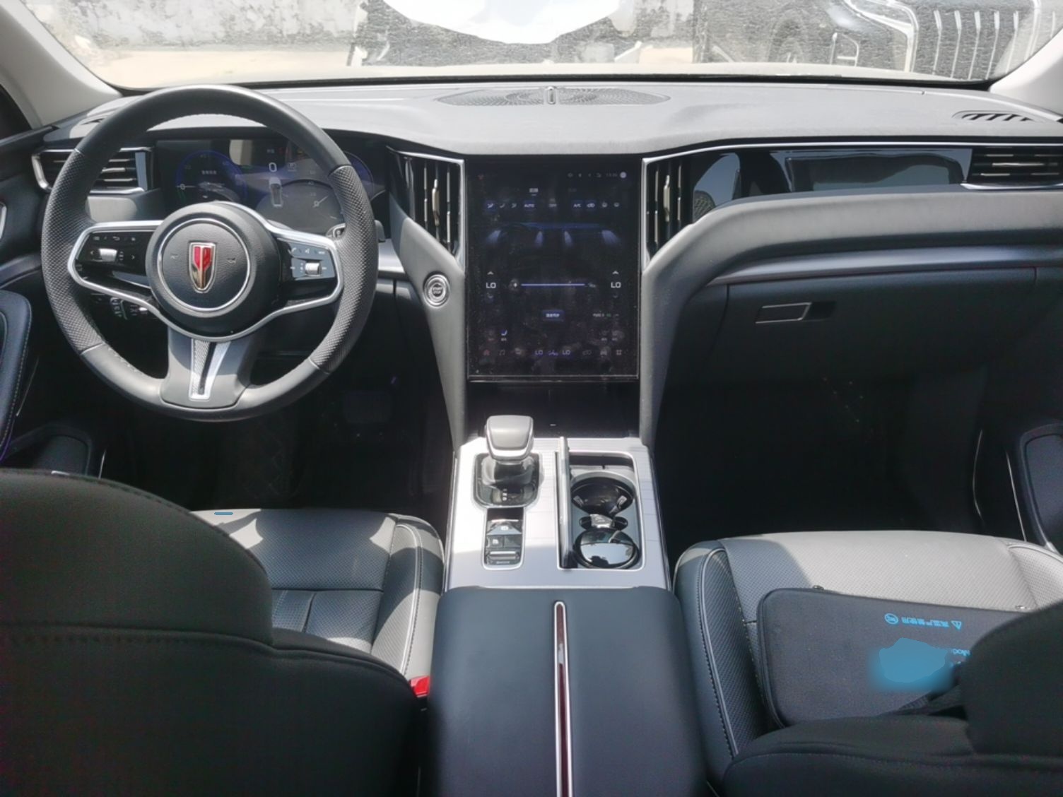 Hongqi HS7 PHEV 2024 2.0T PHEV Four-Wheel Drive Flagship Edition 7 Seats — снимка 12