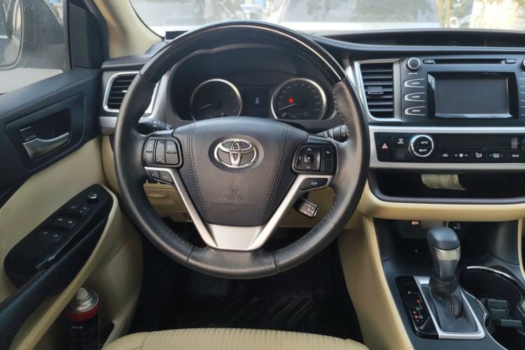 Used Toyota Highlander 2018 2.0T Two-Wheel Drive Elite Version 5 Seats China VI Standard
