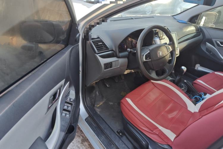 Used Zotye Z300 2014 1.5L Urban Edition Manual Luxury Model Driver Seat