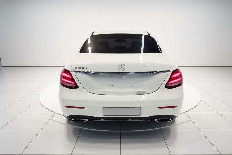 Used Mercedes-Benz E-Class 2019 E 300 L Sporty and Stylish Model
