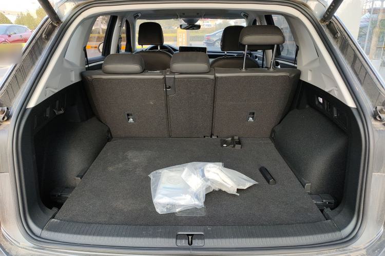 Used Volkswagen Tayron 2023 300TSI Two-Wheel-Drive Luxury Plus Advanced Edition Trunk