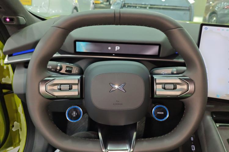 Used XPeng P7 2025 Model—702 Long Range Ultra Steering Wheel