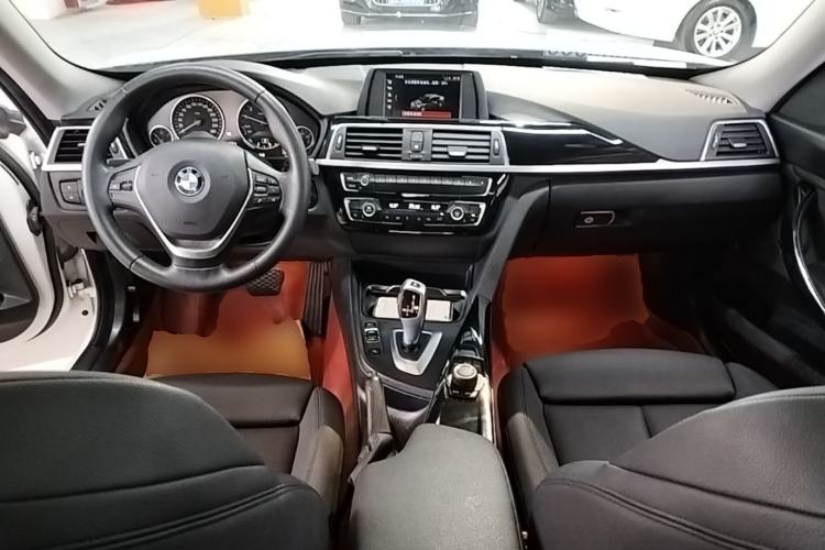 Used BMW 3 Series GT 2018 320i Sport Edition
