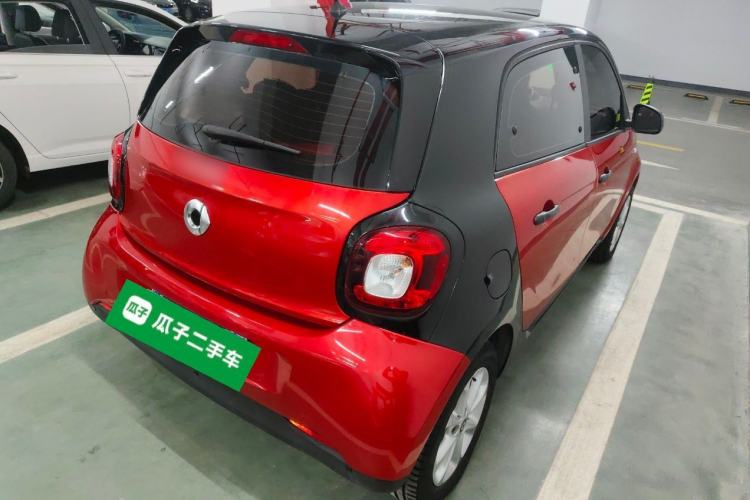 Used smart forfour 2018 1.0L 52 kW Dynamic Edition
