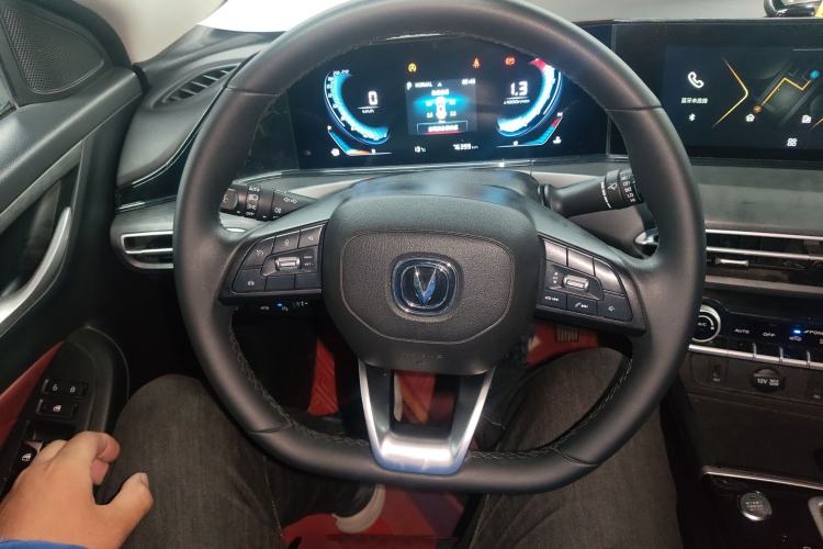 Used CHANGAN Eado 2021 PLUS Blue Whale NE 1.4T GDI DCT Prestige Model Steering Wheel