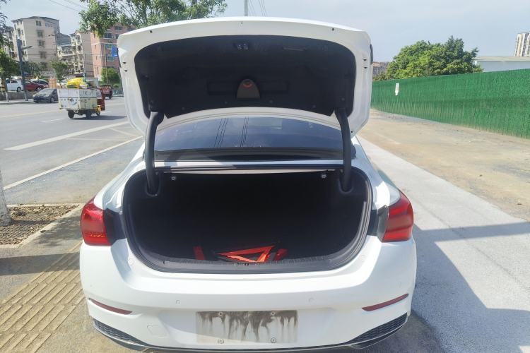 Used Hongqi H5 2019 30TD Dynamic Edition Trunk