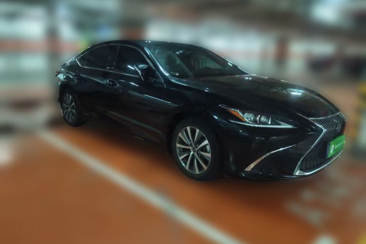 Used Lexus ES 2020 300h Premier Edition