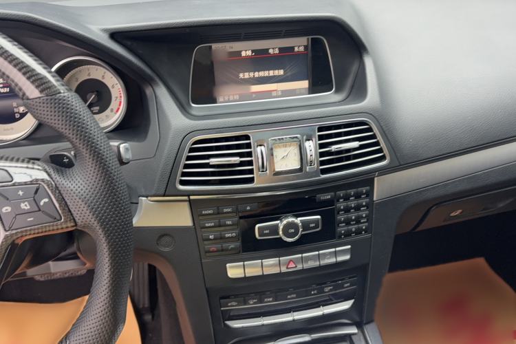 Used Mercedes-Benz E-Class 2014 E 200 Coupe Interior 4