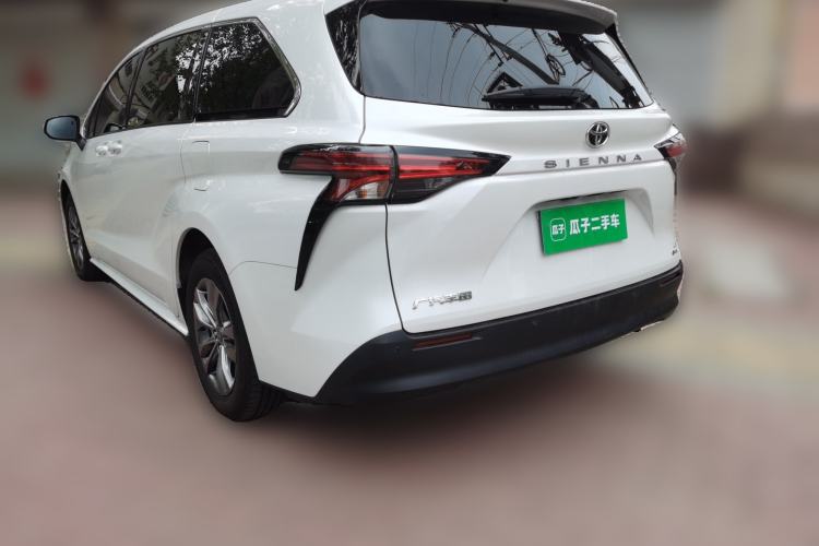 Used Toyota SIENNA 2026 Model 2.5L Dual-Engine Two-Wheel-Drive Comfort Edition
