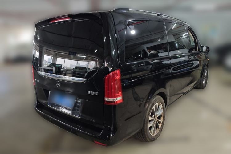 Used Mercedes-Benz V-Class 2021 V 260 Avantgarde Edition Rear Right 45 Deg