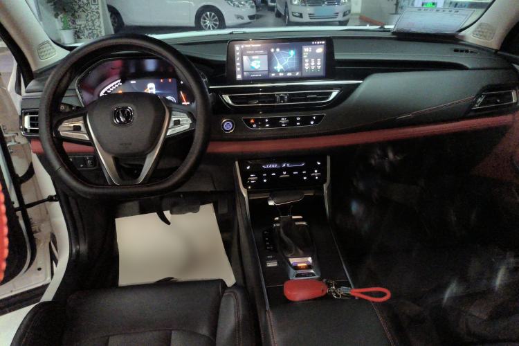 Used CHANGAN CS75 2023 Enjoy Edition 1.5T DCT Prestige Version Center Console