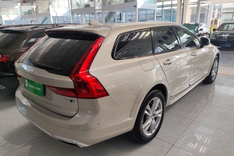 Used Volvo V90 2017 Cross Country T5 AWD Smart Range Edition