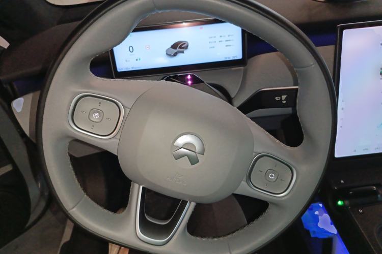 Used Nio ET5 2024 75 kWh Steering Wheel