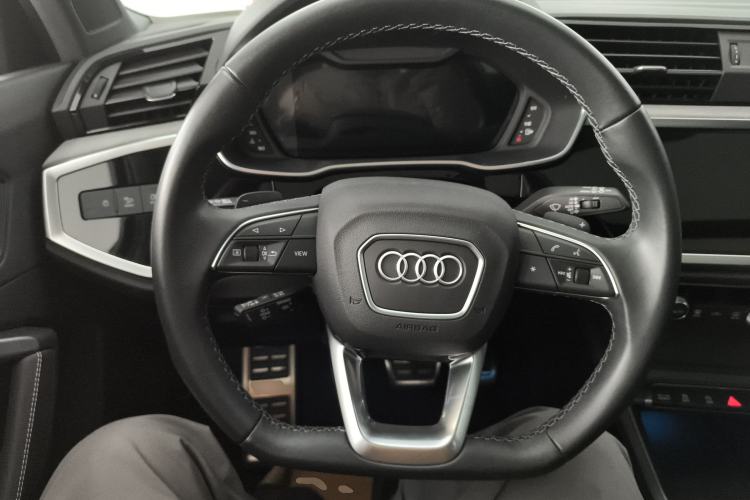 Used Audi Q3 2024 40 TFSI Fashion Dynamic Model