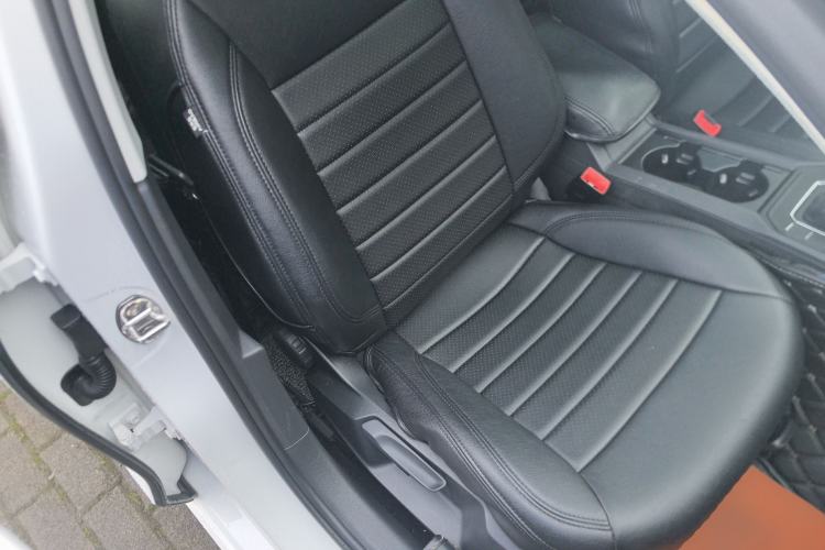 Used Volkswagen Lamando 2018 230TSI DSG Fashion Edition Right Front Seat