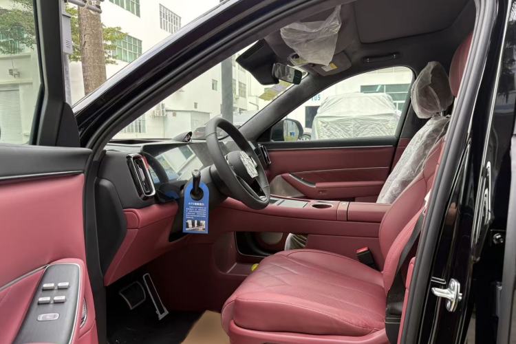 Used Hima AITO M8 2025 Model Pure Electric Ultra Six-Seat Four-Wheel-Drive Version