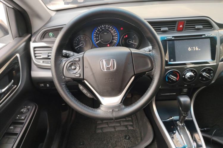 Used Honda Crider 2015 1.8L automatic luxury edition
