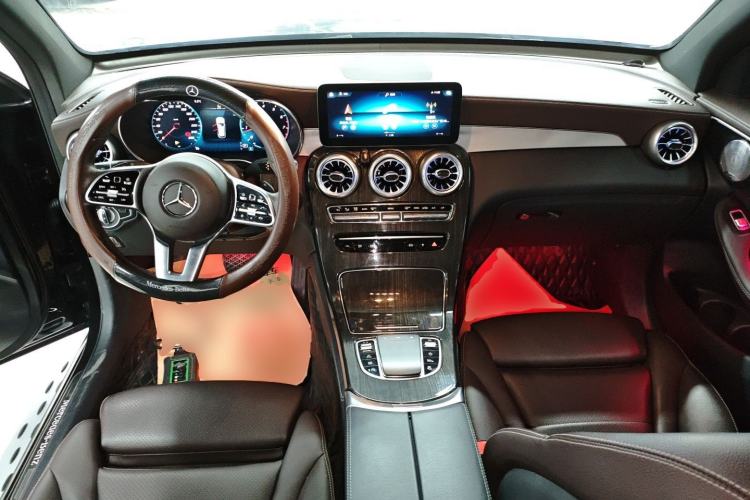 Used Mercedes-Benz GLC 2022 Facelifted GLC 260 L 4MATIC Dynamic Edition Center Console